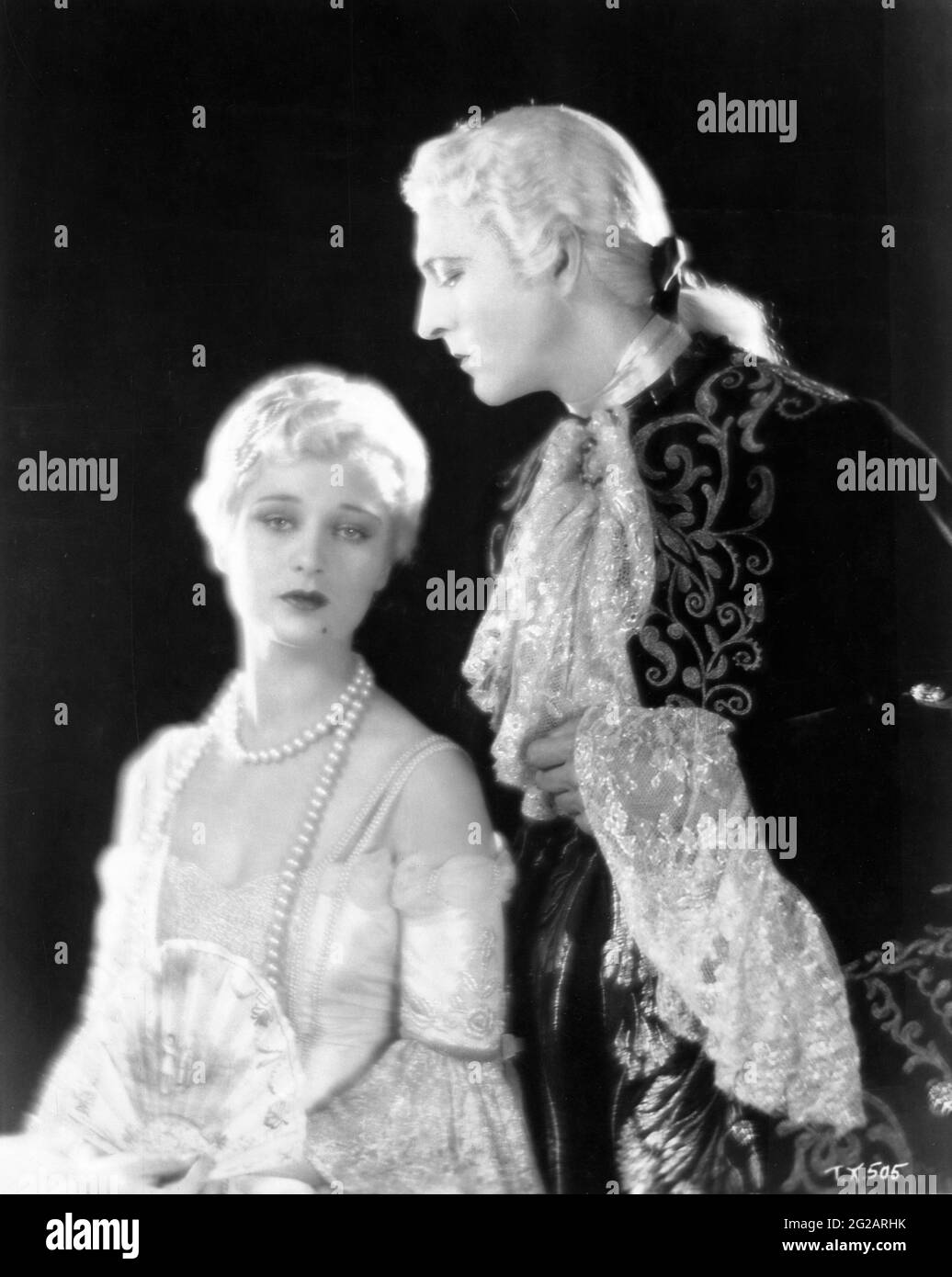 DOLORES COSTELLO et JOHN BARRYMORE lorsQU'UN HOMME AIME sa DAME (au Royaume-Uni) 1927 réalisateur ALAN CROSLAND du roman Histoire du Chevalier des Grieux et de Manon Lescaut de l'Abbé Prévost adapté par Bess Meredyth Warner Bros. Banque D'Images