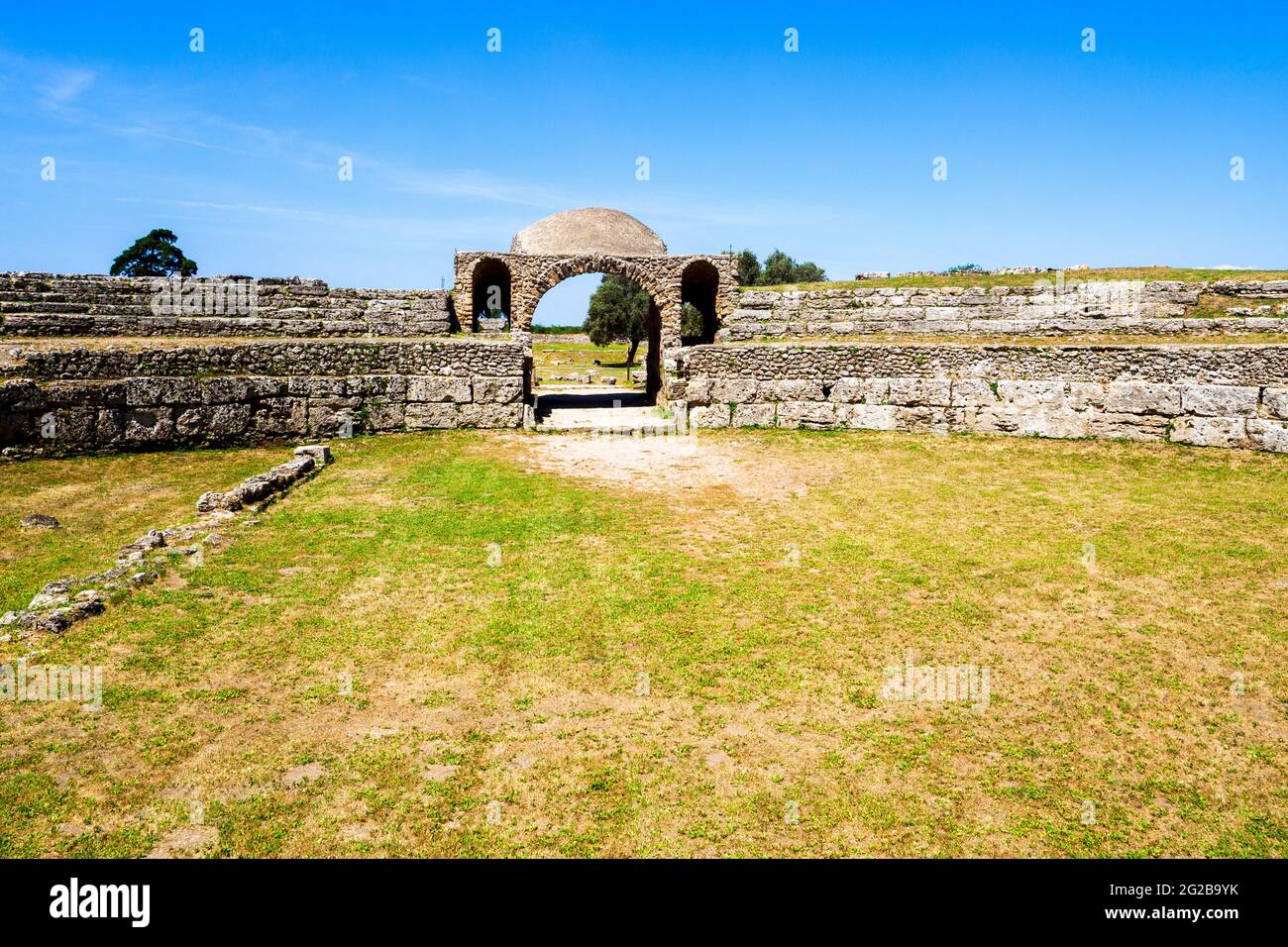 Entrée de l'Amphithéâtre - zone archéologique de ​​Paestum - Salerne, Italie Banque D'Images