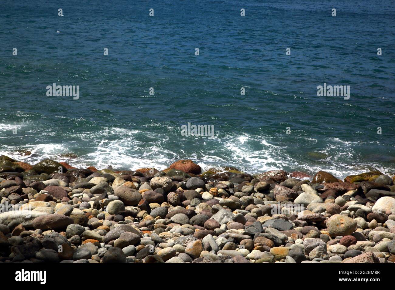 Grenade près de la plage de Gouyave avec Pebbles Banque D'Images