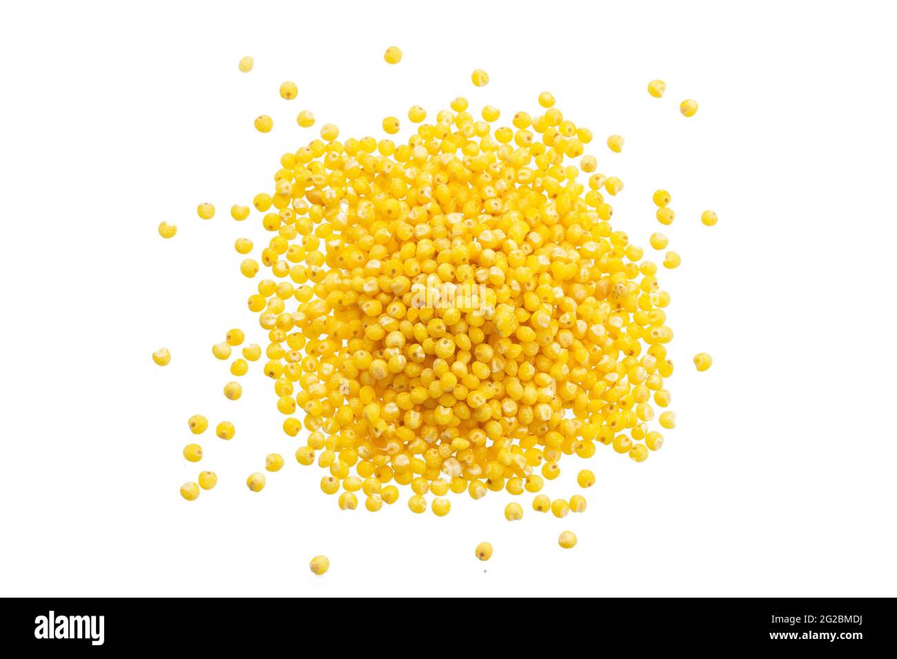 Heap de mil isolé sur fond blanc avec clipping path Banque D'Images