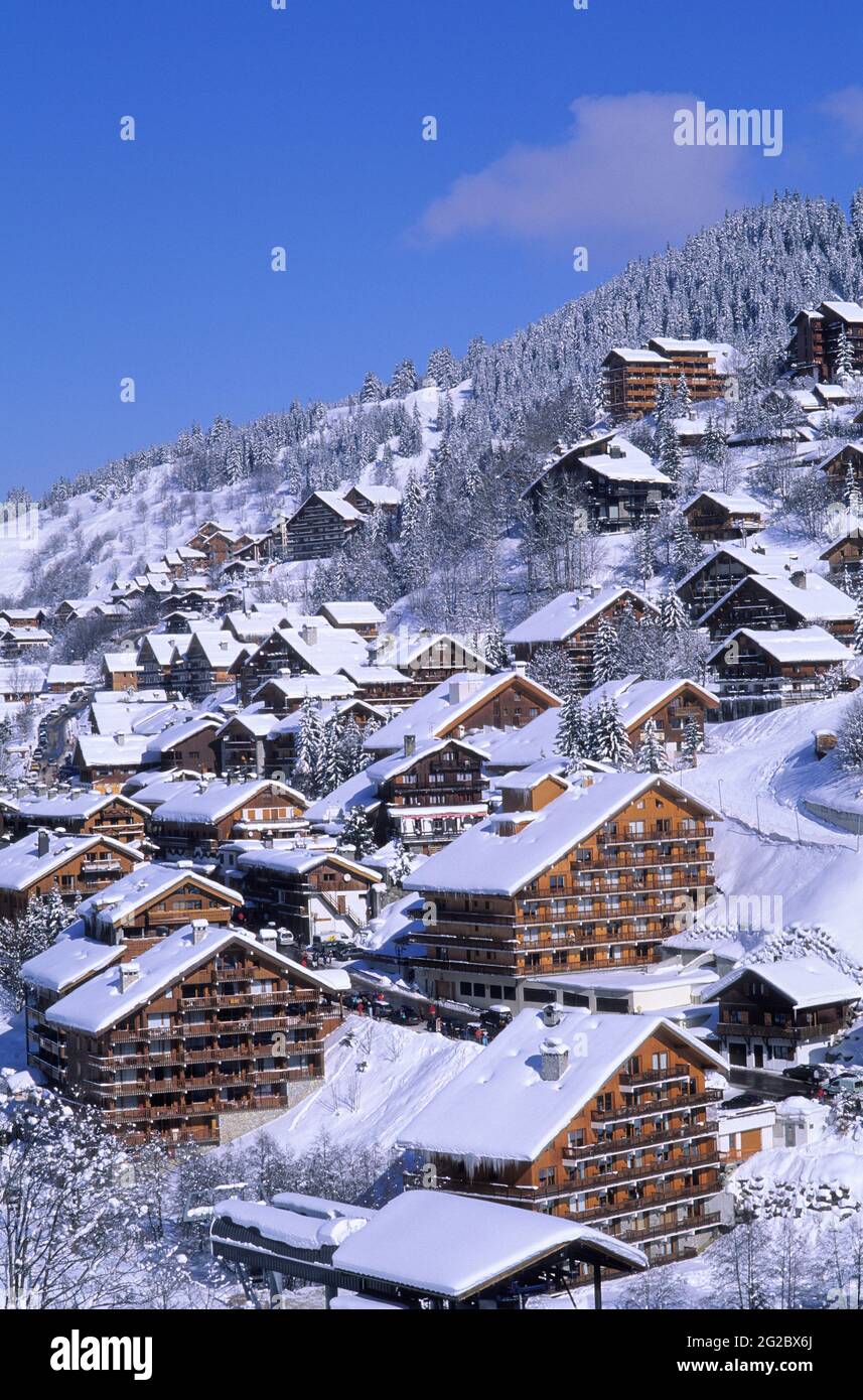 FRANCE, SAVOIE (73) VALLÉE DE LA TARENTAISE, DOMAINE SKIABLE DE TROIS VALLEES, MÉRIBEL Banque D'Images