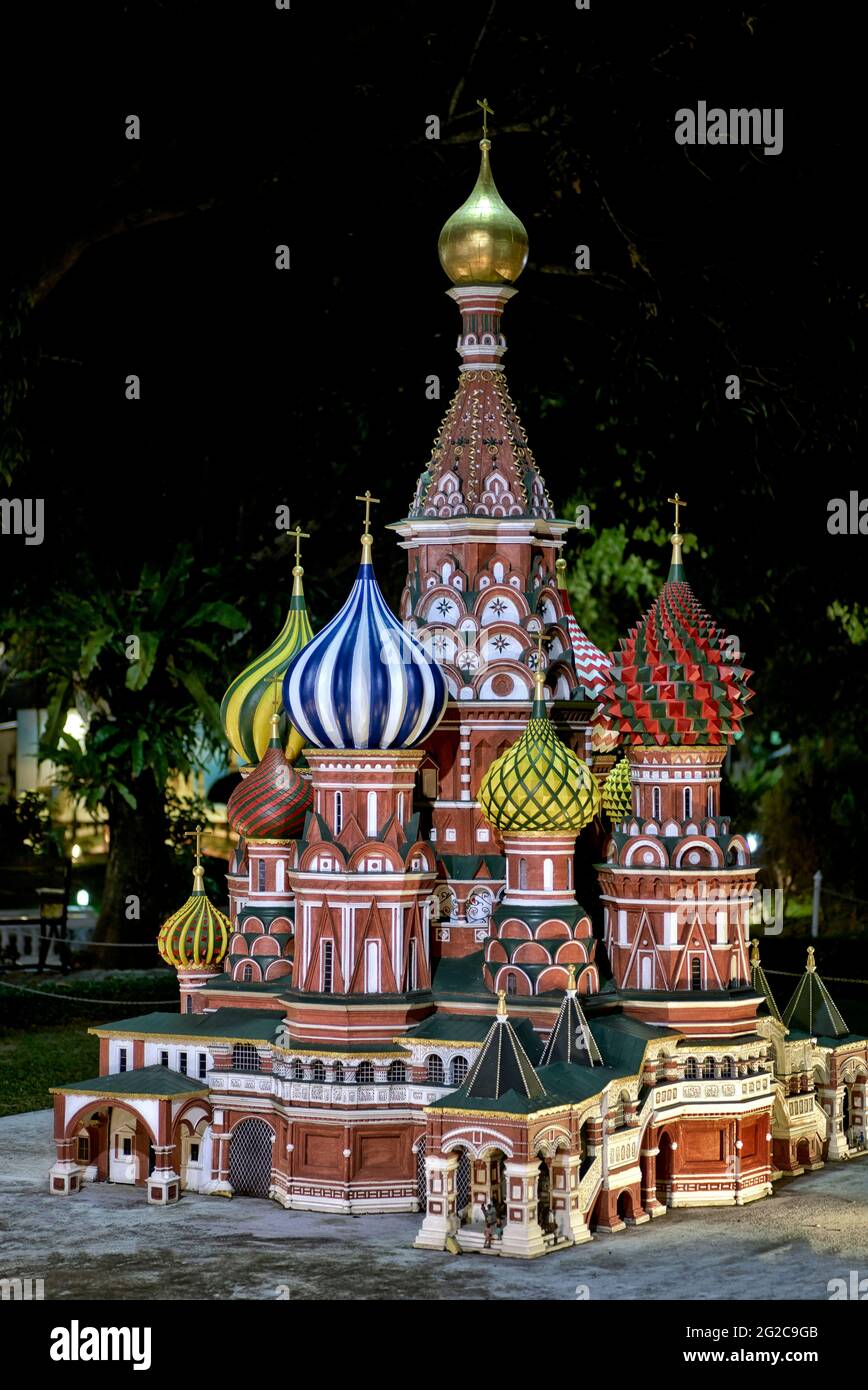 Monde miniature. Cathédrale Saint-Basil. Modèles réduits des sites emblématiques du monde au Siam Mini World Pattaya Thaïlande. S. E. Asie. Banque D'Images