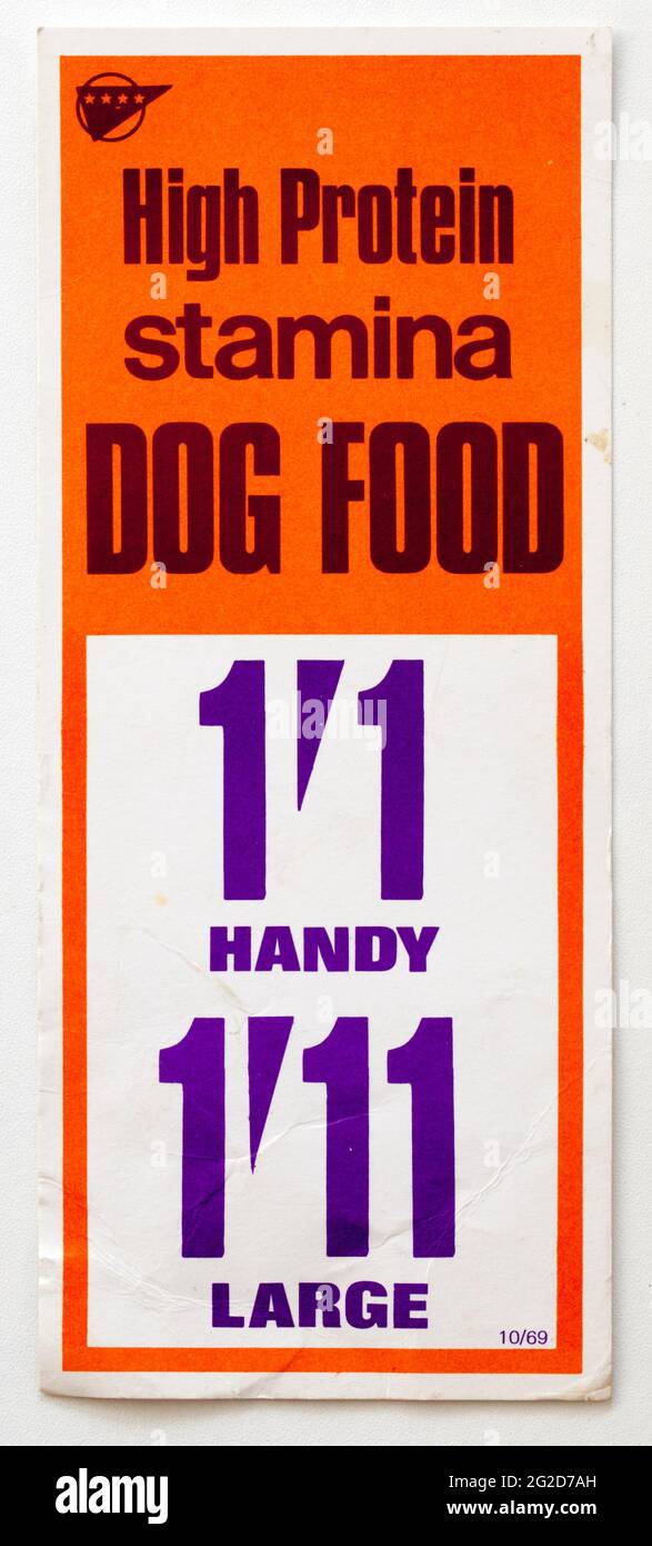Vintage années 1960 Shop Publicité nourriture carte de prix - nourriture pour chiens Stamina Banque D'Images
