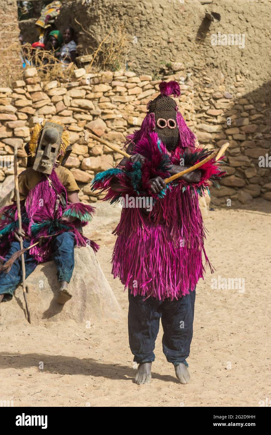 La mascarade funéraire danse des Dogon, Mali Banque D'Images