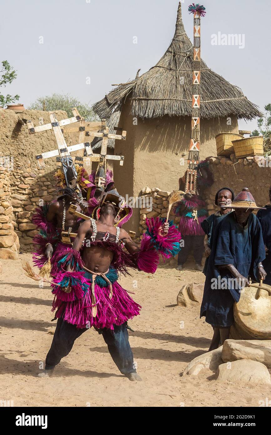 La mascarade funéraire danse des Dogon, Mali Banque D'Images