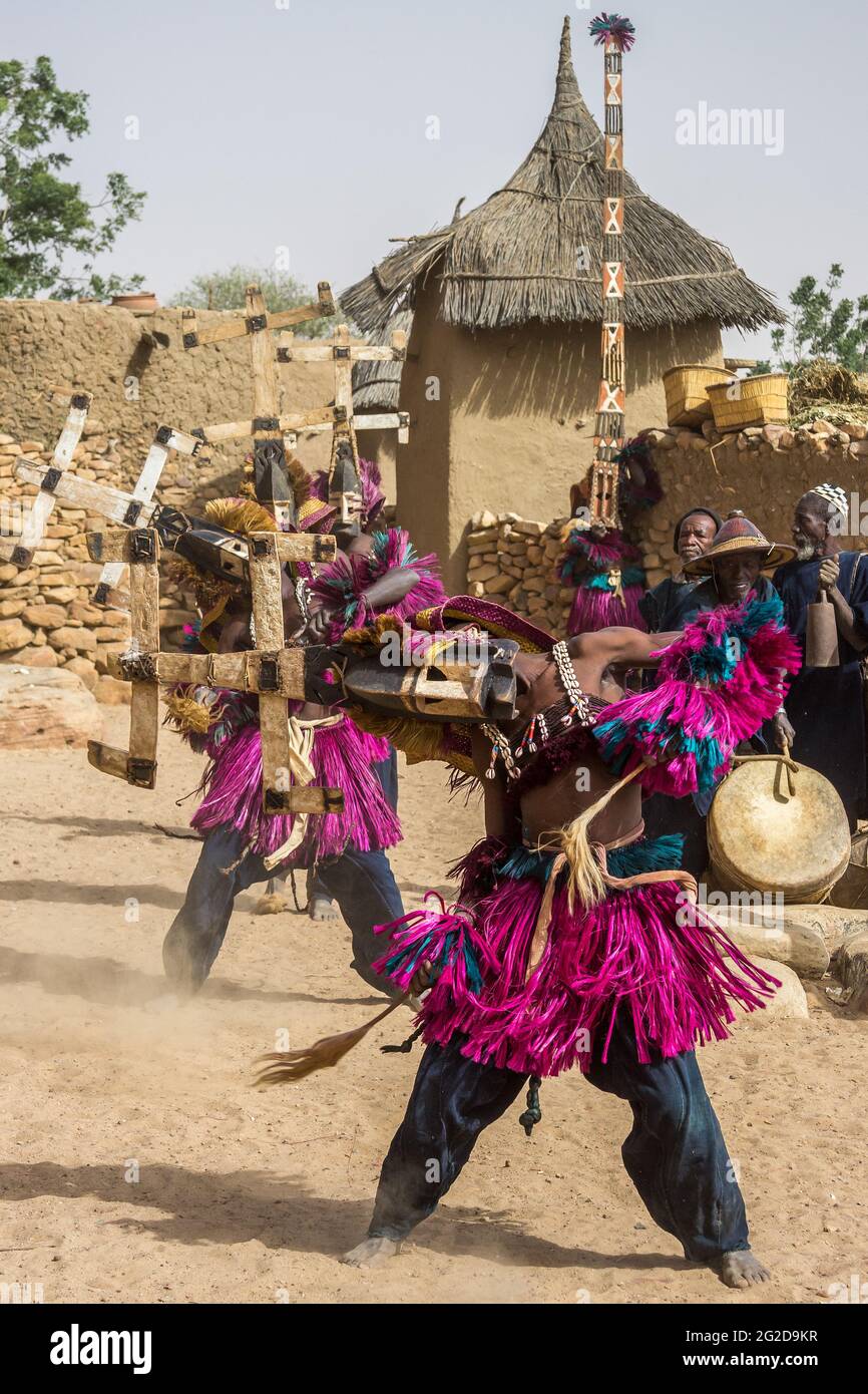 La mascarade funéraire danse des Dogon, Mali Banque D'Images