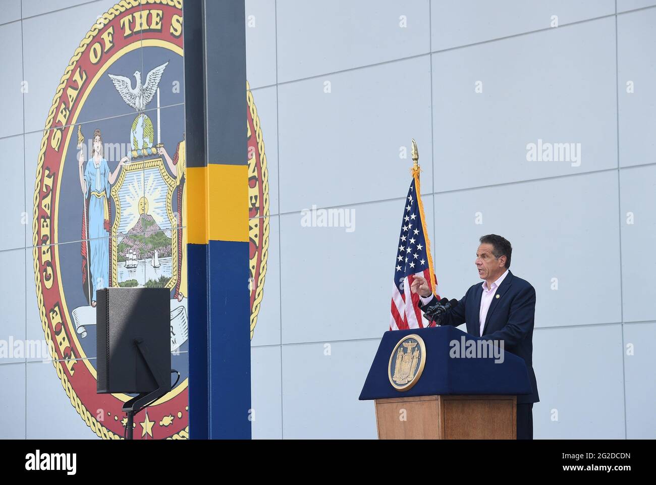 New York, NY, États-Unis. 9 juin 2021. Andrew Cuomo lors d'une apparition publique pour le gouverneur Andrew M. Cuomo Ribbon Cuomo Cutting à l'ouverture officielle du Pier 76, derrière le Javits Centre, New York, NY 9 juin 2021. Crédit : Kristin Callahan/Everett Collection/Alay Live News Banque D'Images