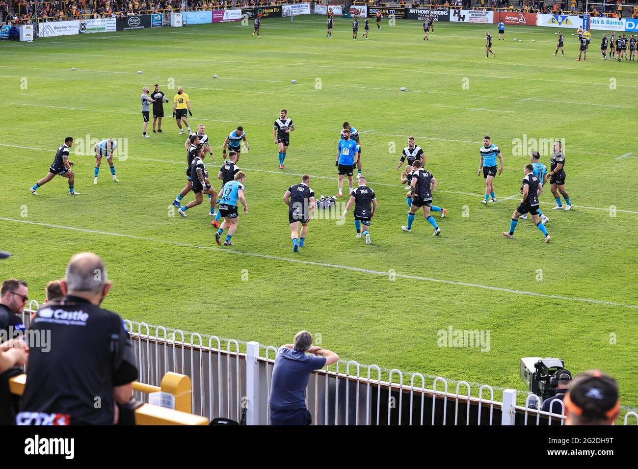 Les joueurs du Hull FC se réchauffent avant le lancement Banque D'Images