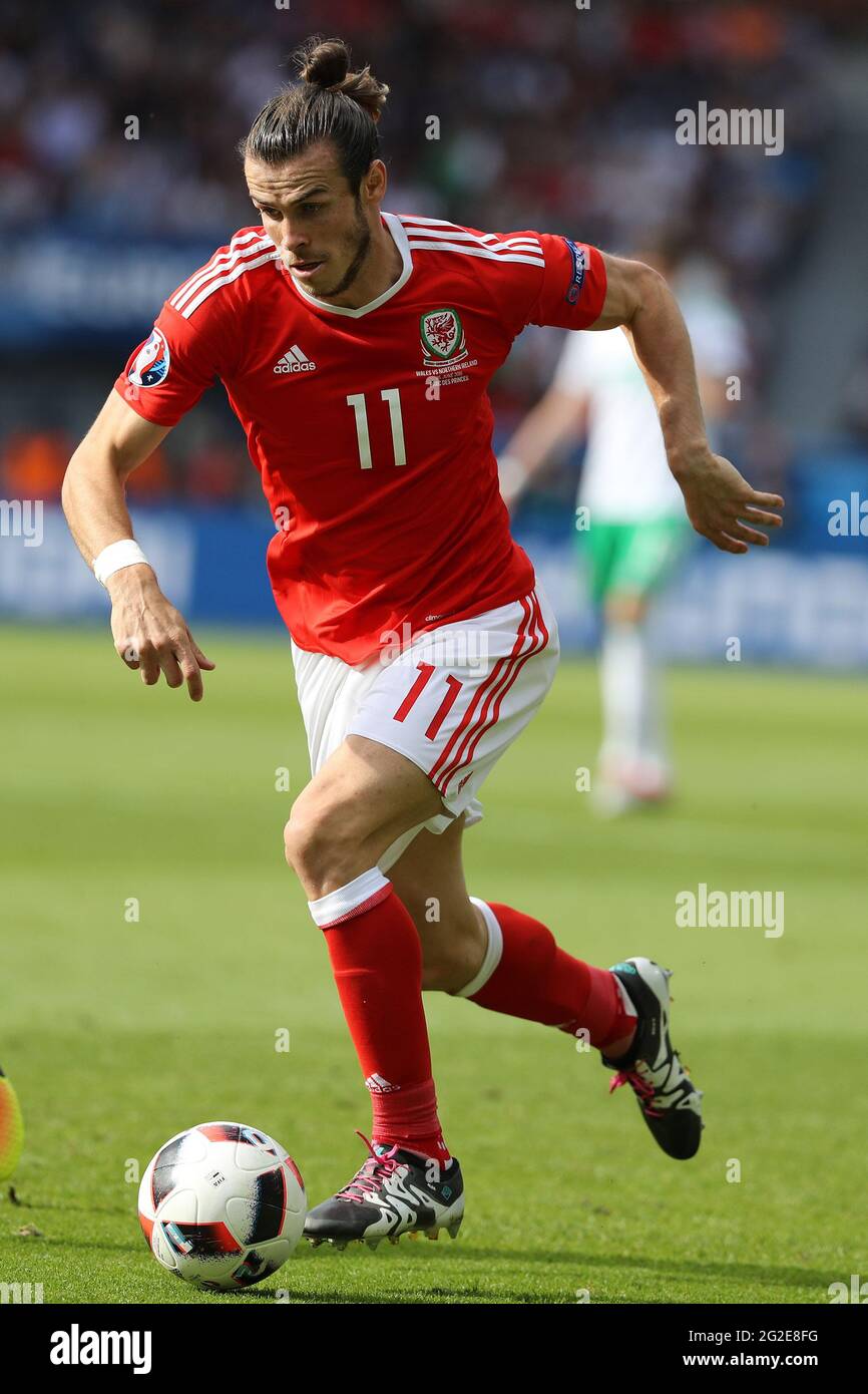 Gareth Bale du pays de Galles en action. Pays de Galles contre Irlande du Nord, UEFA Euro 2016 le dernier 16 match au Parc des Princes à Paris, France . Juin 2016 Editorial Banque D'Images