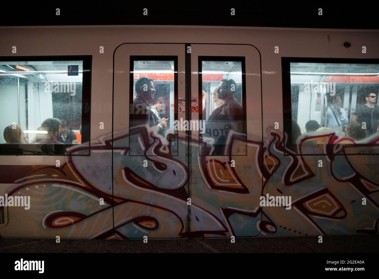 Métro Graffitied à Rome Banque D'Images