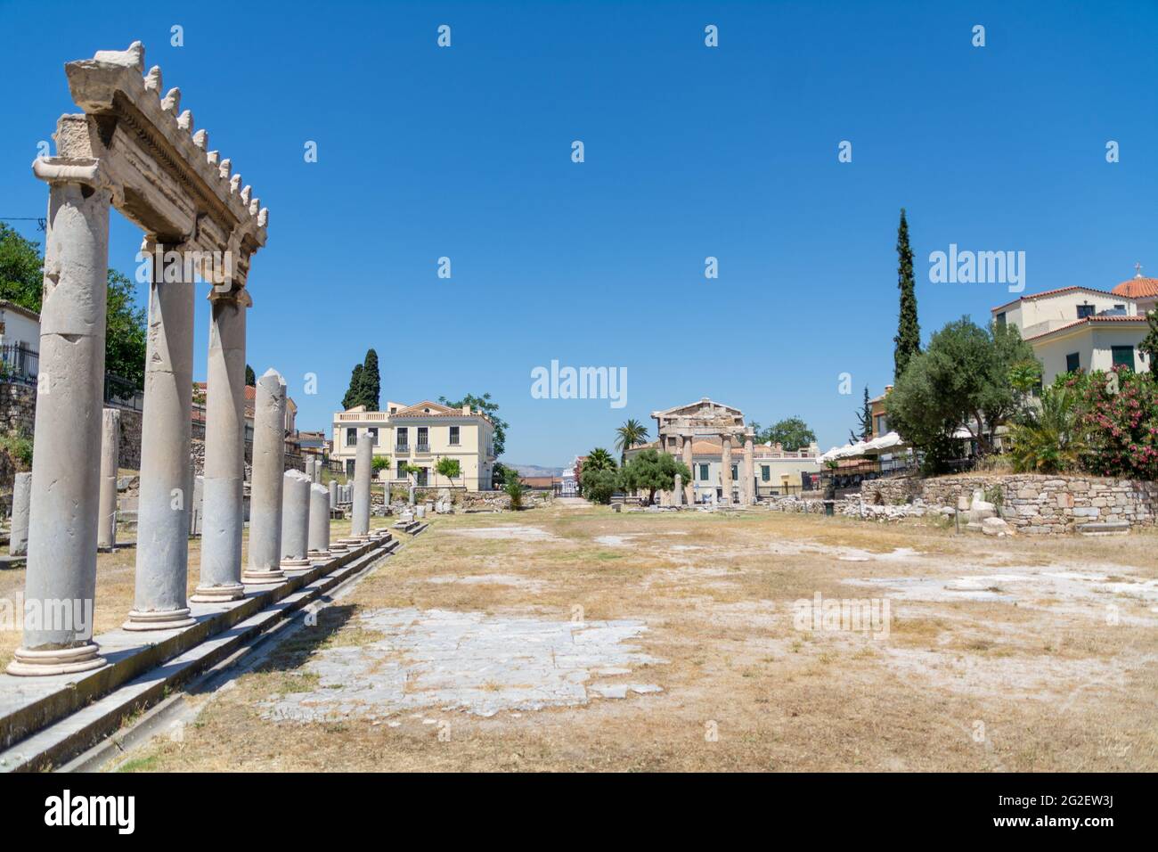 Vue sur l'agora romaine, place ancienne d'Athènes, Grèce, Europe. Panorama des ruines grecques anciennes du quartier de Plaka dans le centre-ville d'Athènes. Banque D'Images