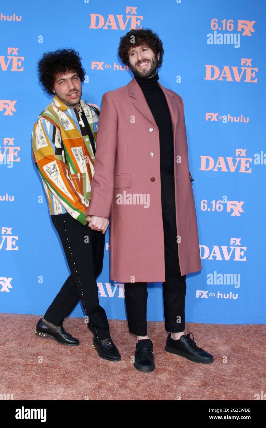 Benny Blanco et Dave Burd arrivent pour LA première de LA saison 2 DE DAVE sur FXX, le théâtre grec, Los Angeles, CA 10 juin 2021. Photo de : Collection Priscilla Grant/Everett Banque D'Images