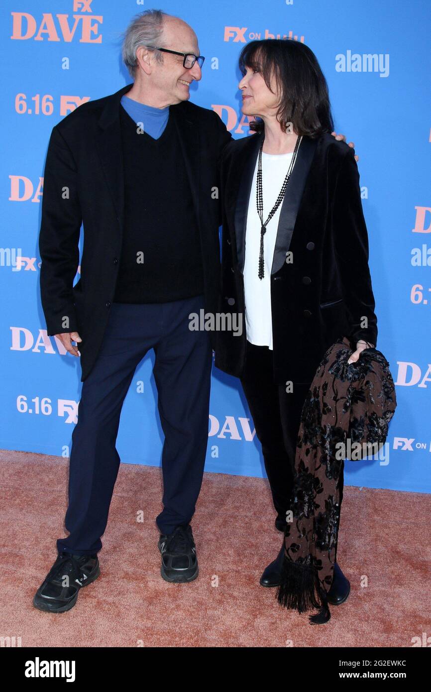 Los Angeles, Californie. 10 juin 2021. David Paymer et Gina Hecht à l'arrivée pour DAVE première saison 2 sur FXX, le Théâtre grec, Los Angeles, CA 10 juin 2021. Crédit : Priscilla Grant/Everett Collection/Alay Live News Banque D'Images