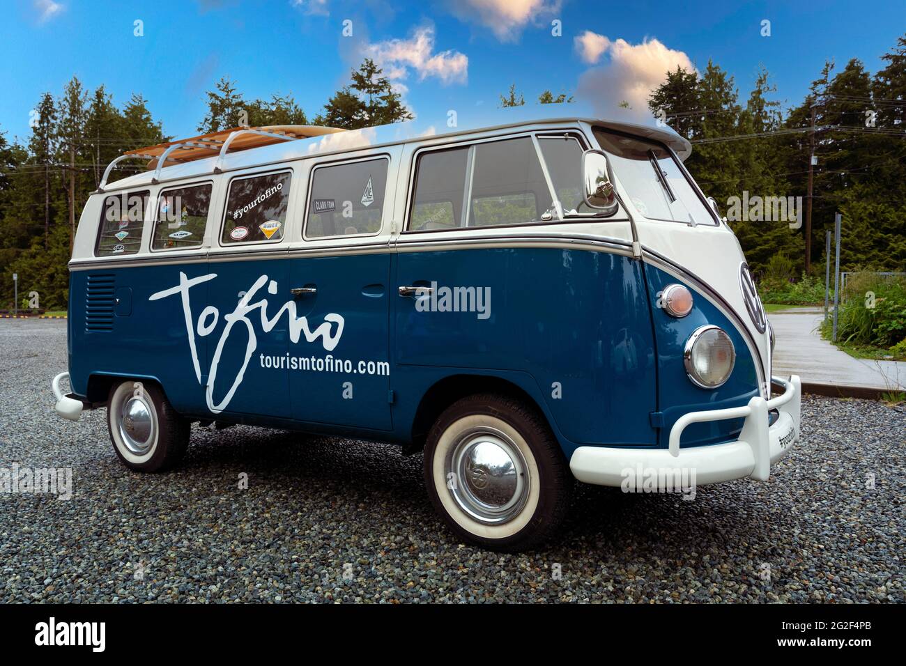 TOFINO, CANADA - 10 juin 2021 : Tourism Tofino VW bus, Tofino, île de Vancouver, C.-B. Canada Banque D'Images
