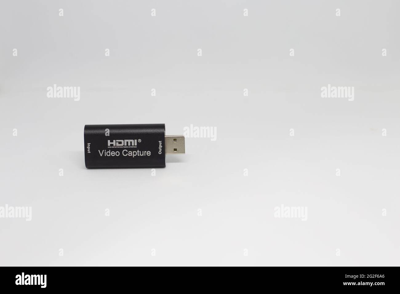 KUALA LUMPUR, MALAISIE - 06 juin 2021 : carte de capture vidéo hdmi isolée sur fond blanc. Banque D'Images