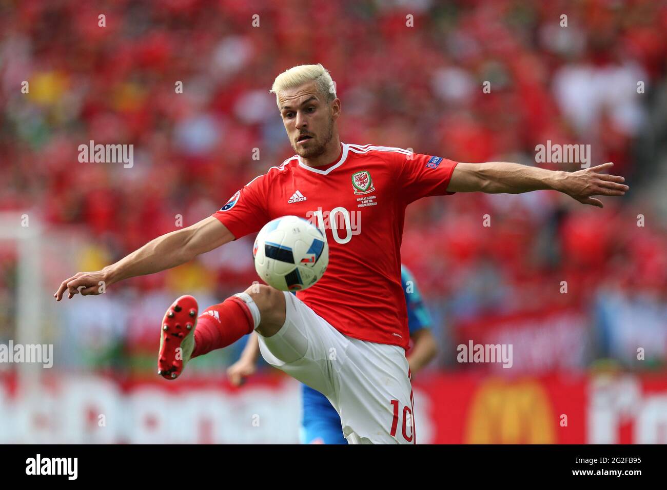 Aaron Ramsey du pays de Galles en action. Pays de Galles contre Slovaquie, match de groupe UEFA Euro 2016 , Bordeaux , France . Juin 2016 usage éditorial seulement. photo par Andrew Orchar Banque D'Images