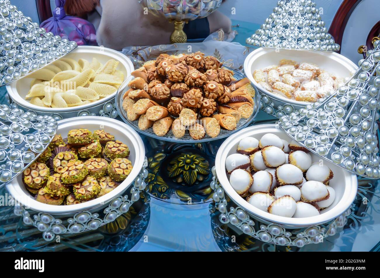 Dish Traditional Moroccan Cookies Tea Banque D Image Et Photos Alamy Dish Traditional Moroccan Cookies Tea Banque D Image Et Photos Alamy