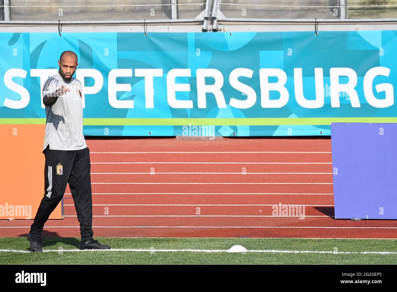 Thierry Henry, entraîneur adjoint de Belgique, photographié lors d'une séance de formation de l'équipe nationale belge de football Red Devils, à Saint-Petersbourg, en Russi Banque D'Images
