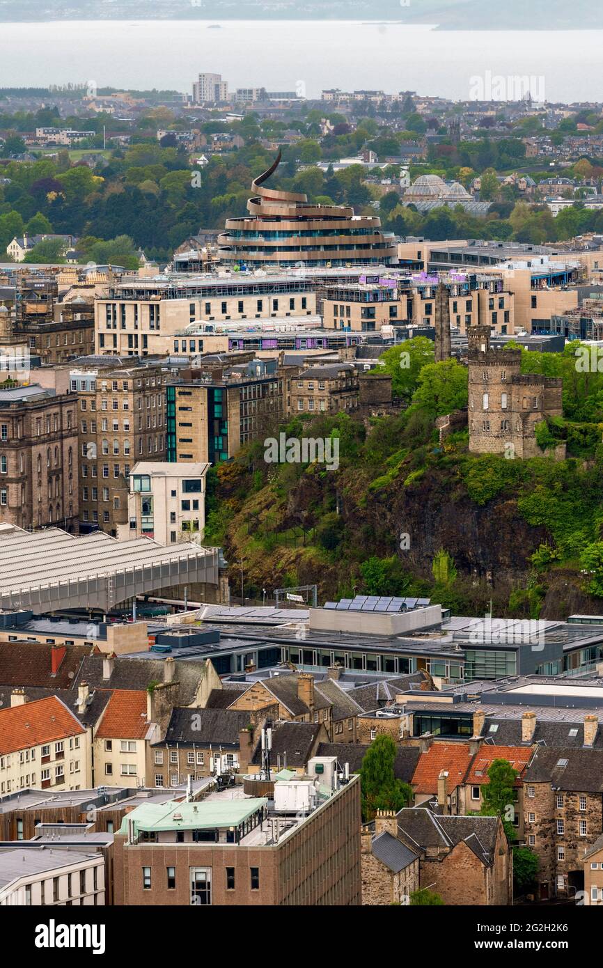 St James Quarter Development, Édimbourg. Les grues ont été retirées avant les dernières étapes de la fin des travaux avant l'ouverture Banque D'Images