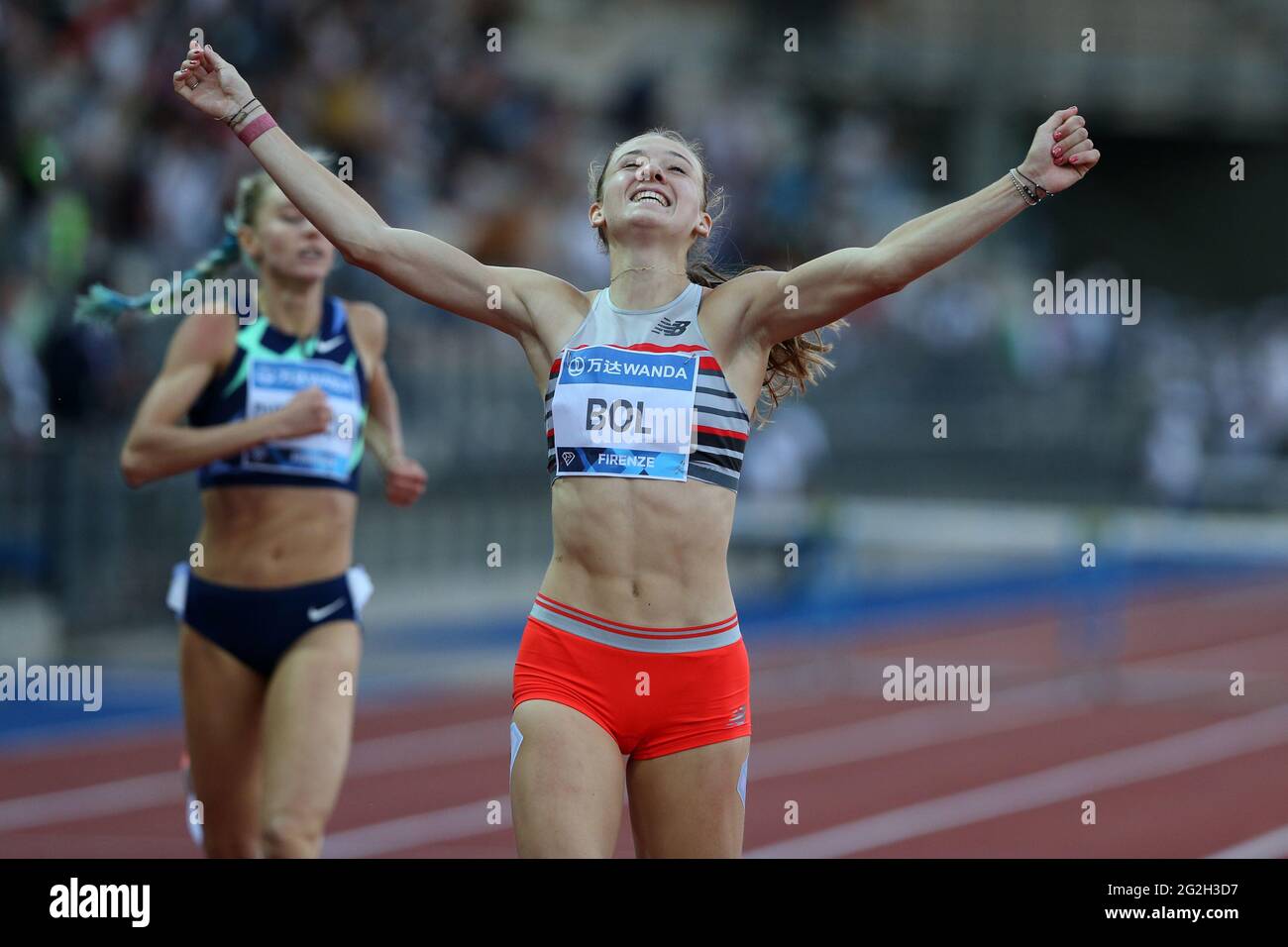 Florence, Italie. 10 juin 2021. Femke bol (LSS) fêtez sa victoire lors de la compétition de 400 mètres haies au Gala d'or Pietro Mennea de la Wanda Diamond League au Stade Asics Firenze Marathon « Luigi Ridolfi » à Florence, en Italie, le 6 2021 juin. (Photo de Giuseppe Fama/Pacific Press/Sipa USA) crédit: SIPA USA/Alay Live News Banque D'Images