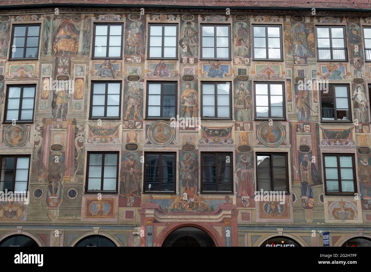 Peinture de façade d'une ancienne maison de paysage, vieille ville, Landshut, Basse-Bavière, Bavière, Allemagne Banque D'Images