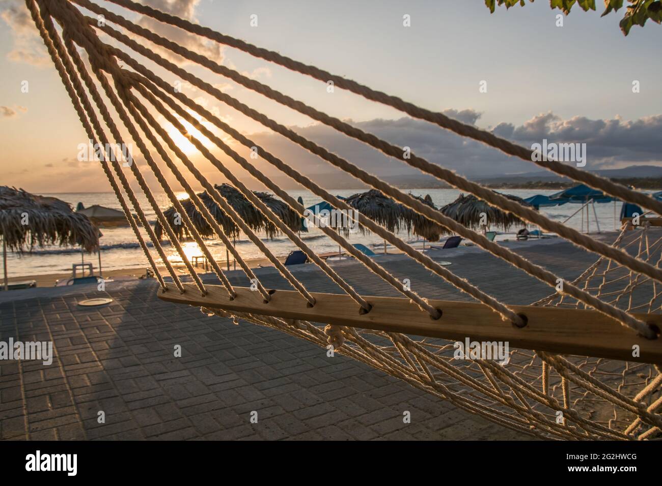 Hamac sur la plage de Georgioupolis en Crète, Grèce, îles grecques Banque D'Images