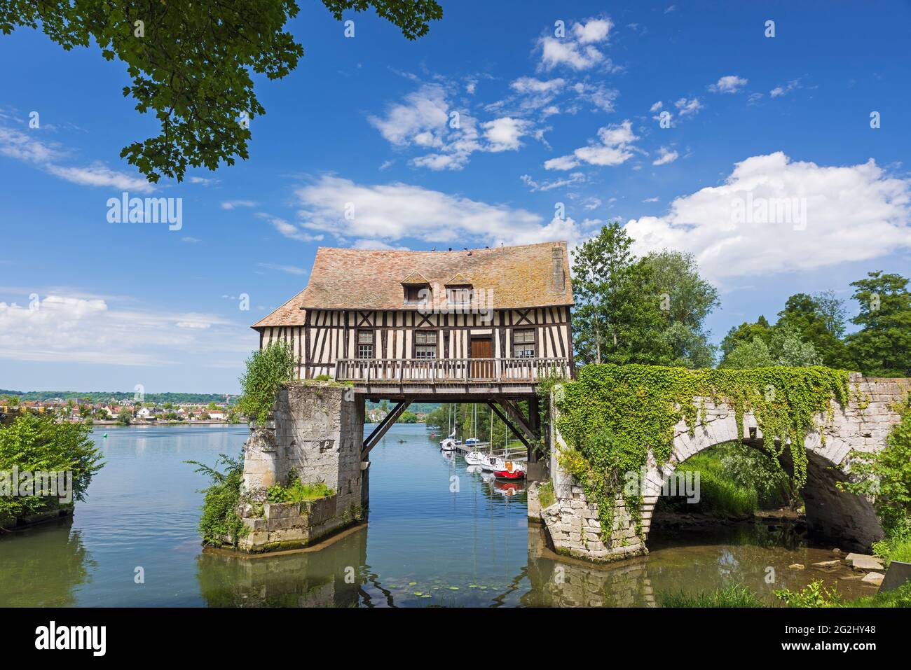 Le Vieux Moulin de Vernon, ancienne maison de douane et monument sur les rives de la Seine, Vernon, France, Normandie, département d'Eure Banque D'Images