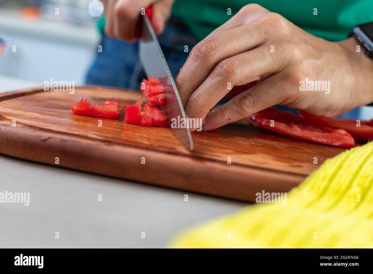 Tomates pelées fraîches - tomates concasse, technique de cuisson Banque D'Images