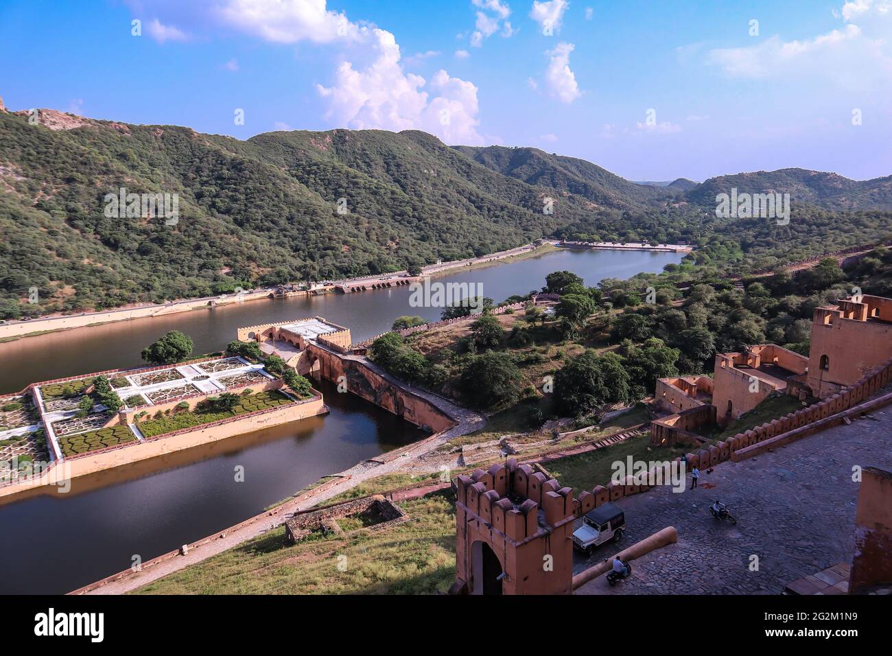 Jaipur, Rajasthan, Inde- 27 septembre 2020: Fort d'Amer est situé sur le sommet de la colline d'Aravalli dans la ville rose de Rajasthan dans l'état de Rajas Banque D'Images