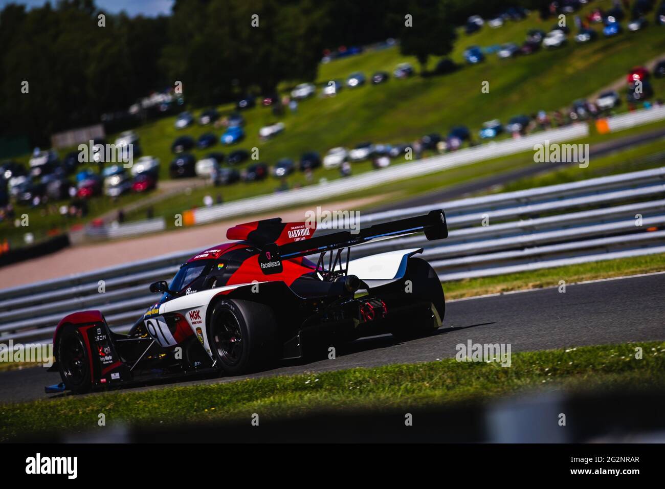 Oulton Park, Cheshire, Royaume-Uni. 12 juin 2021. Jack Fabby et Charlie Martin au volant de la Powerhouse Performance de Praga Praga R1 lors du championnat de catégorie Britcar Endurance / Praga Round 3 à Oulton Park, Cheshire, Angleterre, le 12 juin 2021. Photo de Jurek Biegus. Utilisation éditoriale uniquement, licence requise pour une utilisation commerciale. Credit: Jurek Biegus/Alamy Live News Banque D'Images