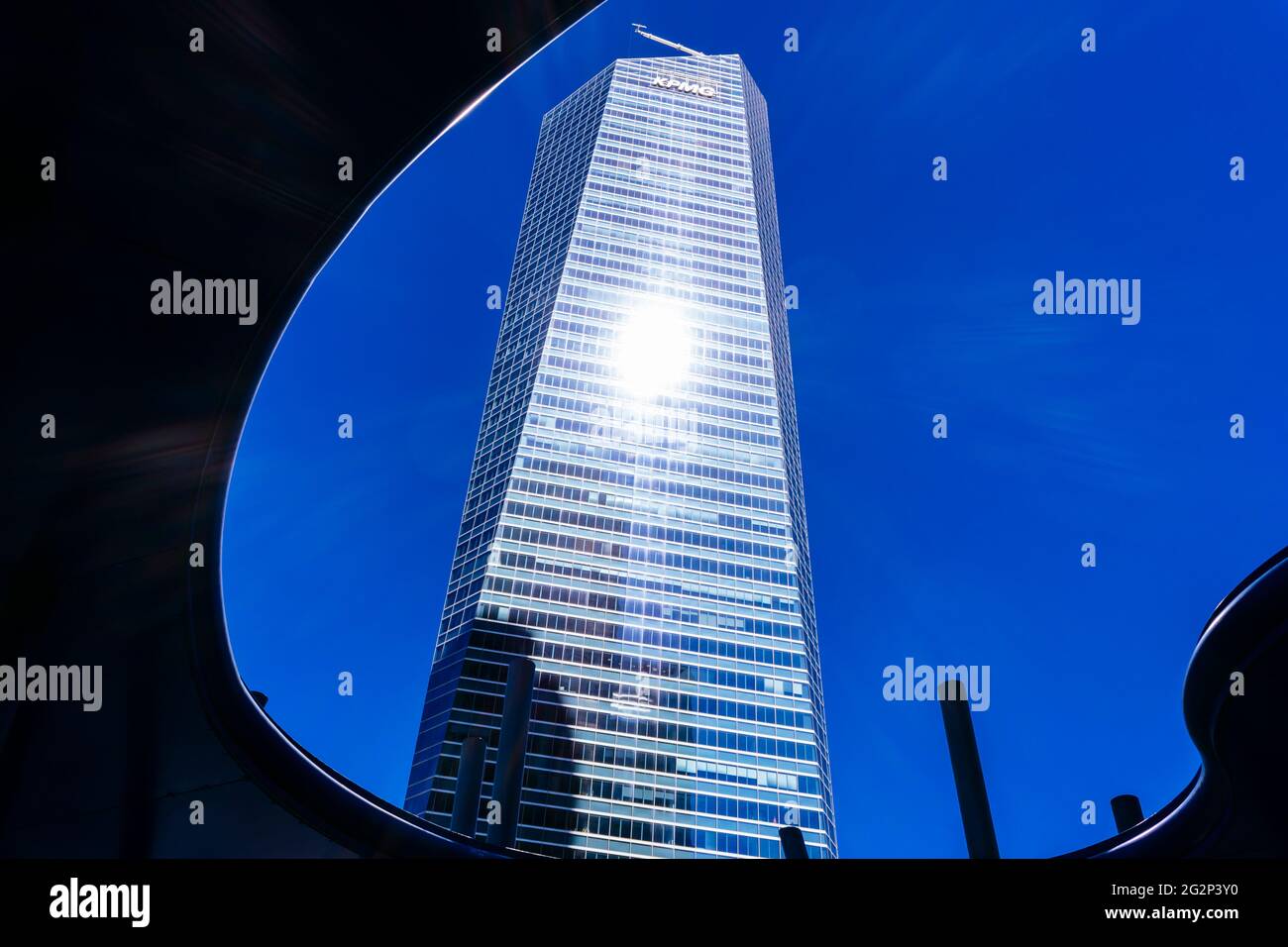 La tour de verre Torre de Cristal est un gratte-ciel dans le quartier d'affaires de Cuatro Torres, CTBA, à Madrid, en Espagne, achevé en 2008. Avec une hauteur finale Banque D'Images