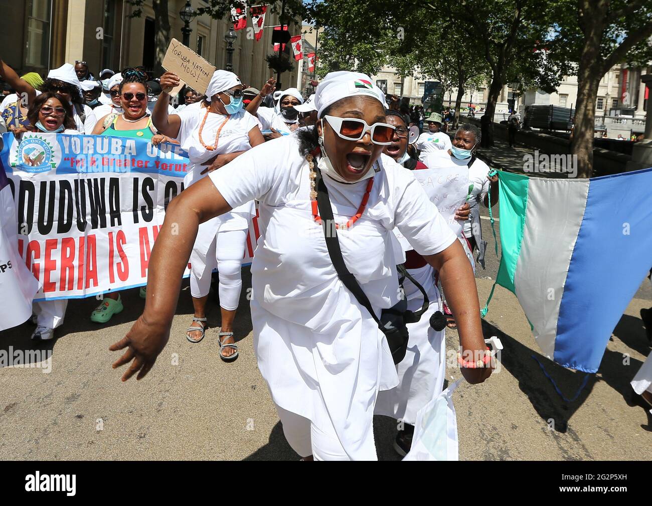 Londres, Angleterre, Royaume-Uni. 12 juin 2021. Les manifestants de la nation pro-Yoruba ont fait une manifestation contre le président du Nigeria, Muhammadu Buhari, dans le centre de Londres, à l'occasion de la nouvelle Journée de la démocratie au Nigeria, le 12 juin. Les manifestants exigent l'autodétermination du peuple yoruba. Credit: Tayfun Salci/ZUMA Wire/Alay Live News Banque D'Images