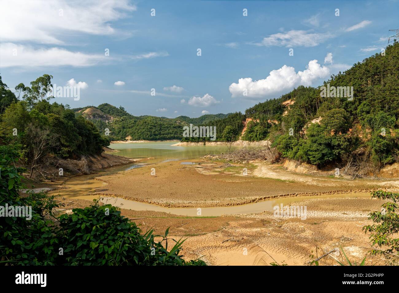 lac de carrière au sommet de la montagne en chine avec bateau à l'extérieur de la journée Banque D'Images