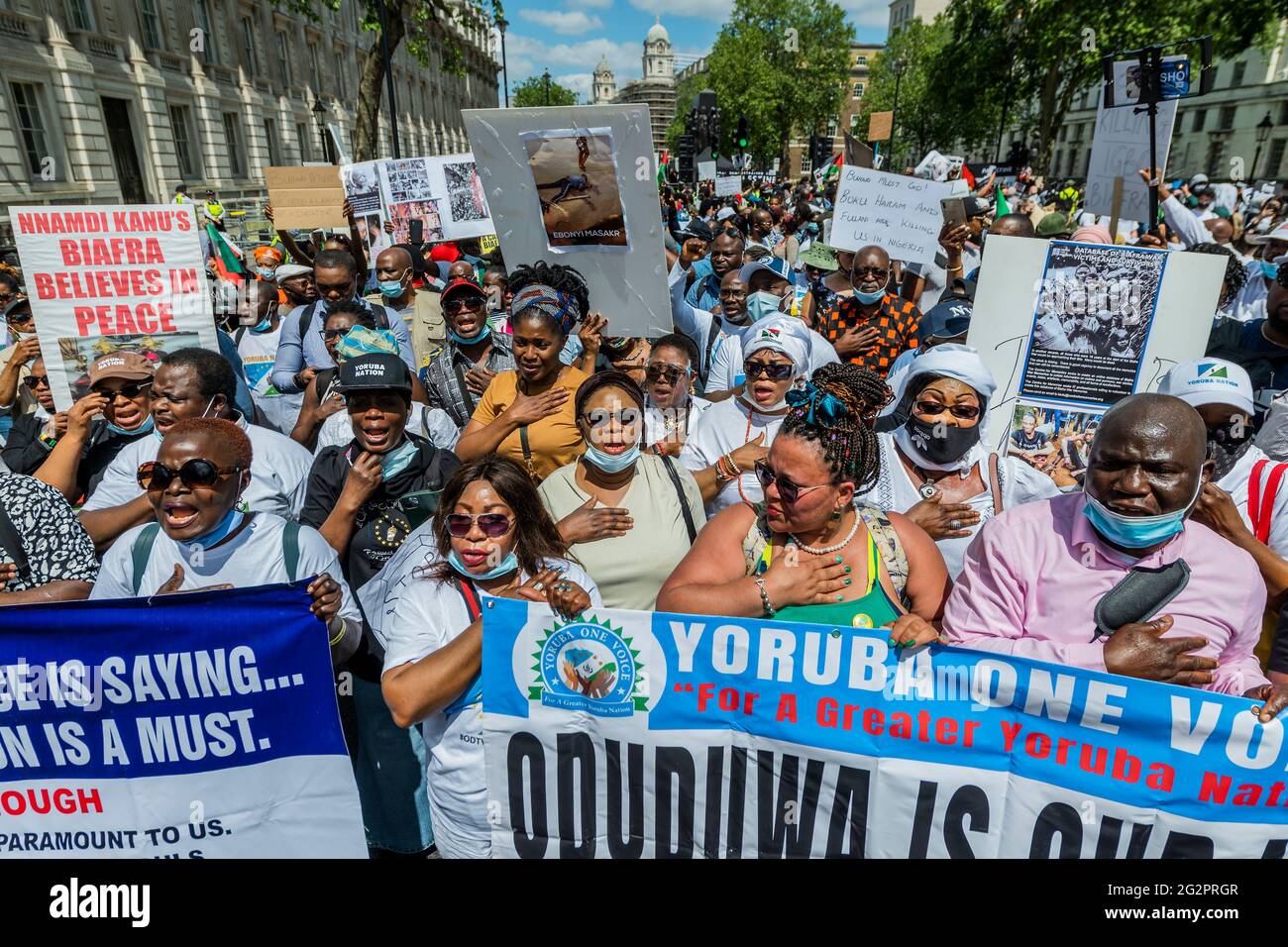 Londres, Royaume-Uni. 12 juin 2021. Proteste devant Downing Street en faveur de l'autodétermination de Yoruba au Nigeria. Crédit : Guy Bell/Alay Live News Banque D'Images