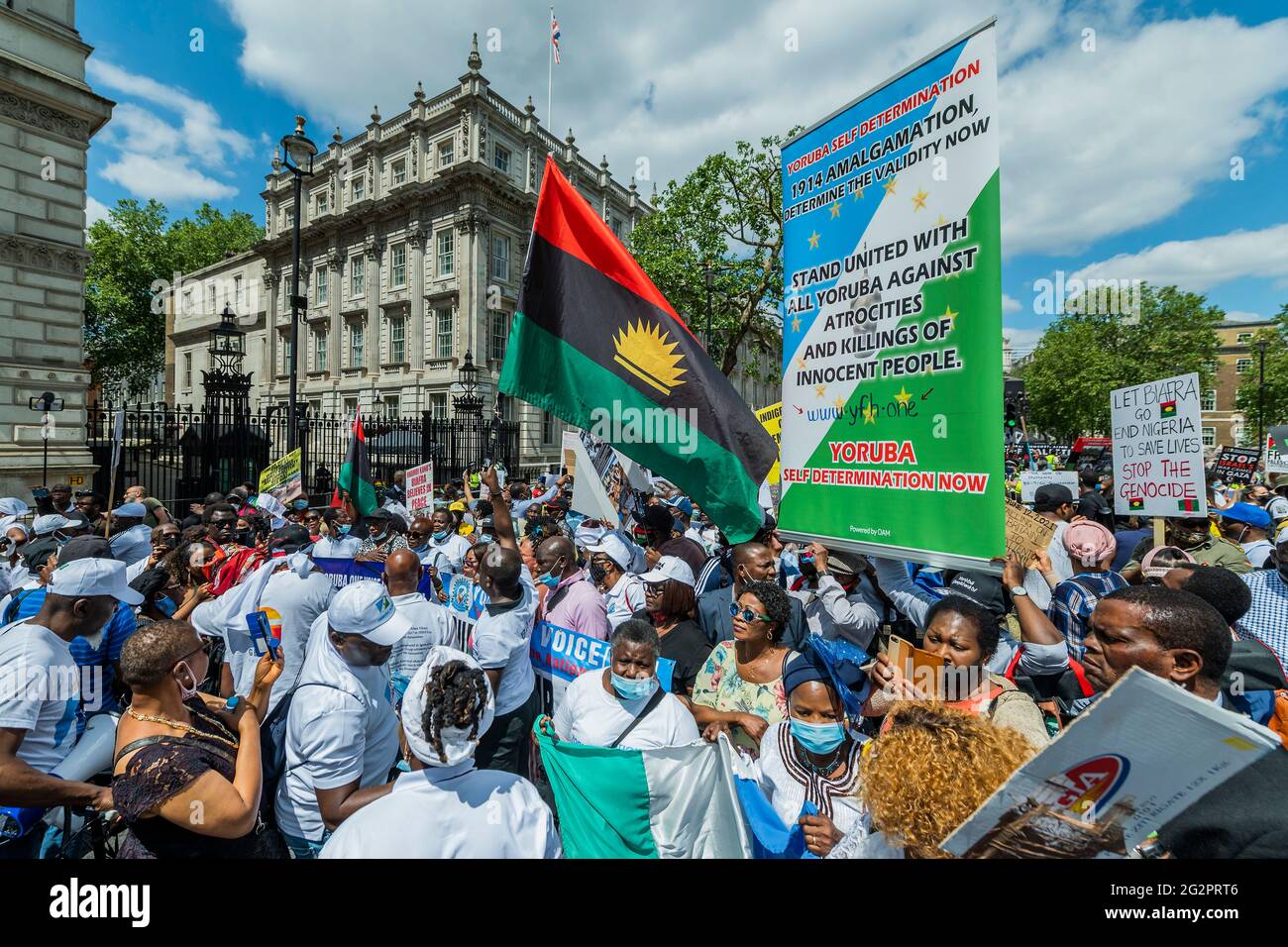 Londres, Royaume-Uni. 12 juin 2021. Proteste devant Downing Street en faveur de l'autodétermination de Yoruba au Nigeria. Crédit : Guy Bell/Alay Live News Banque D'Images