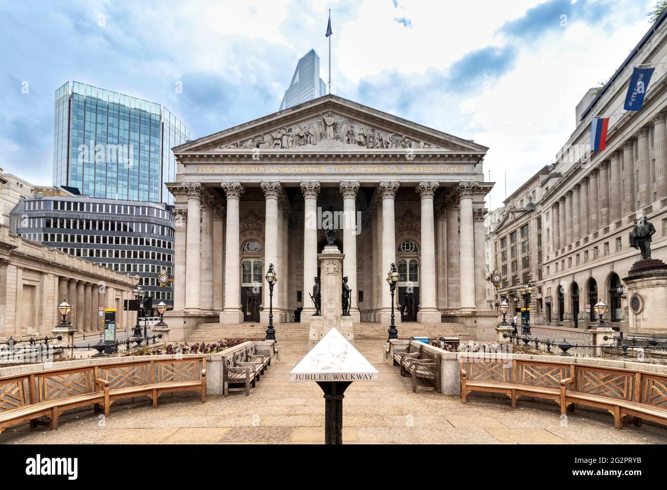 LONDRES ANGLETERRE CORNHILL ROYAL EXCHANGE BUILDING ET PANNEAU JUBILEE WALKWAY Banque D'Images