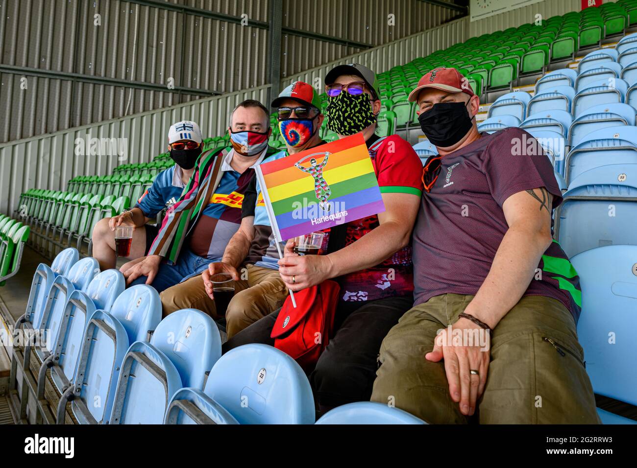 LONDRES, ROYAUME-UNI. 12 juin 2021. Les fans lors du match de rugby Gallagher Premiership entre Harlequins vs Newcastle Falcons au stade Twickenham Stoop, le samedi 12 juin 2021. LONDRES, ANGLETERRE. Credit: Taka G Wu/Alay Live News Banque D'Images