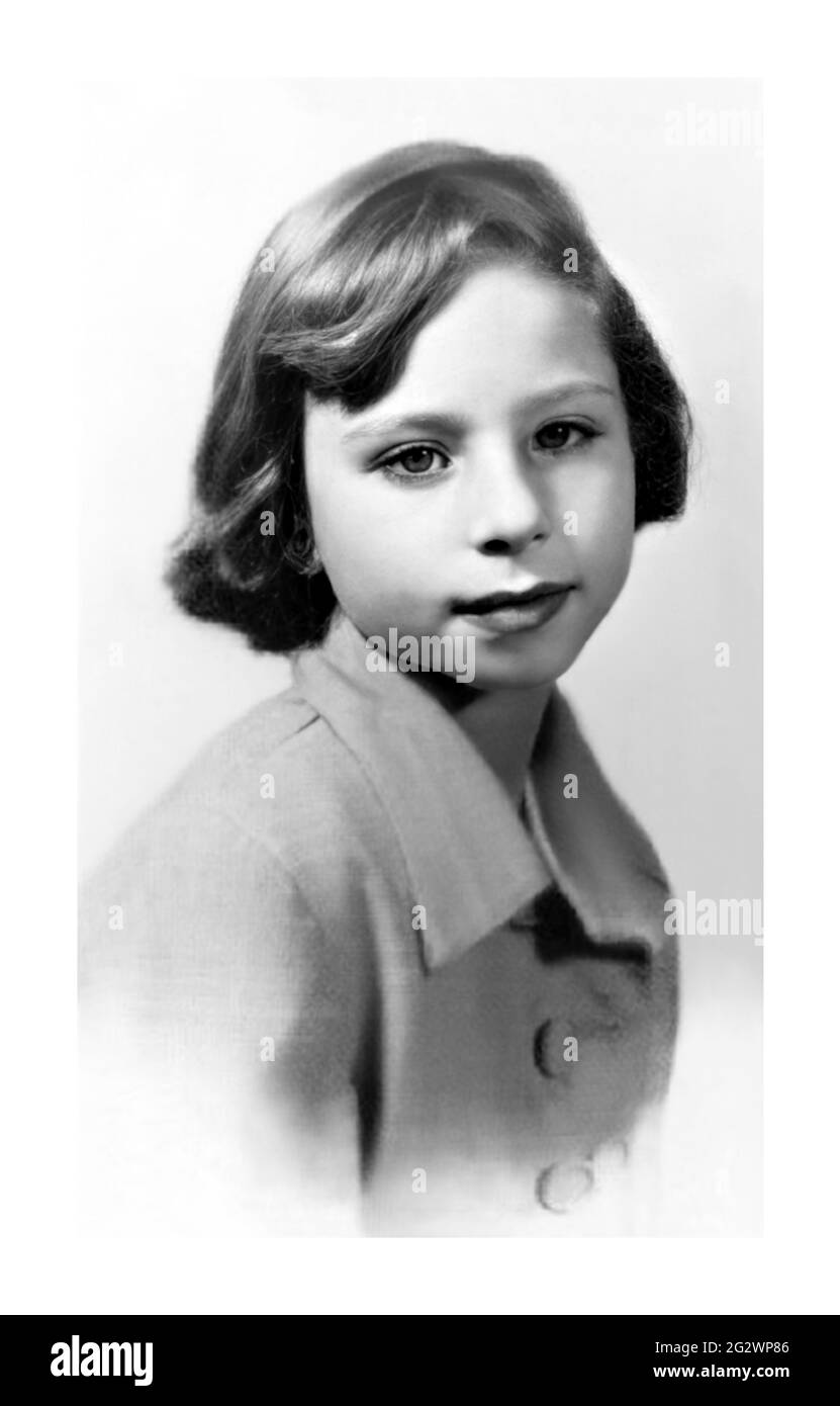 1950 c., Brooklyn , NEW YORK, Etats-Unis : le célèbre chanteur américain BARBRA STREISAND ( né en 1942 ) quand était une jeune fille de 8 ans . Photographe inconnu. - HISTOIRE - FOTO STORICHE - Personalità da giovane giovani - ragazza - personnalités quand était jeune fille - INFANZIA - ENFANCE - MUSIQUE POP - MUSICA - cantante - BAMBINI - BAMBINA - ENFANT - ENFANTS - BAMBINO - ENFANCE - INFANZIA -- ARCHIVIO GBB Banque D'Images