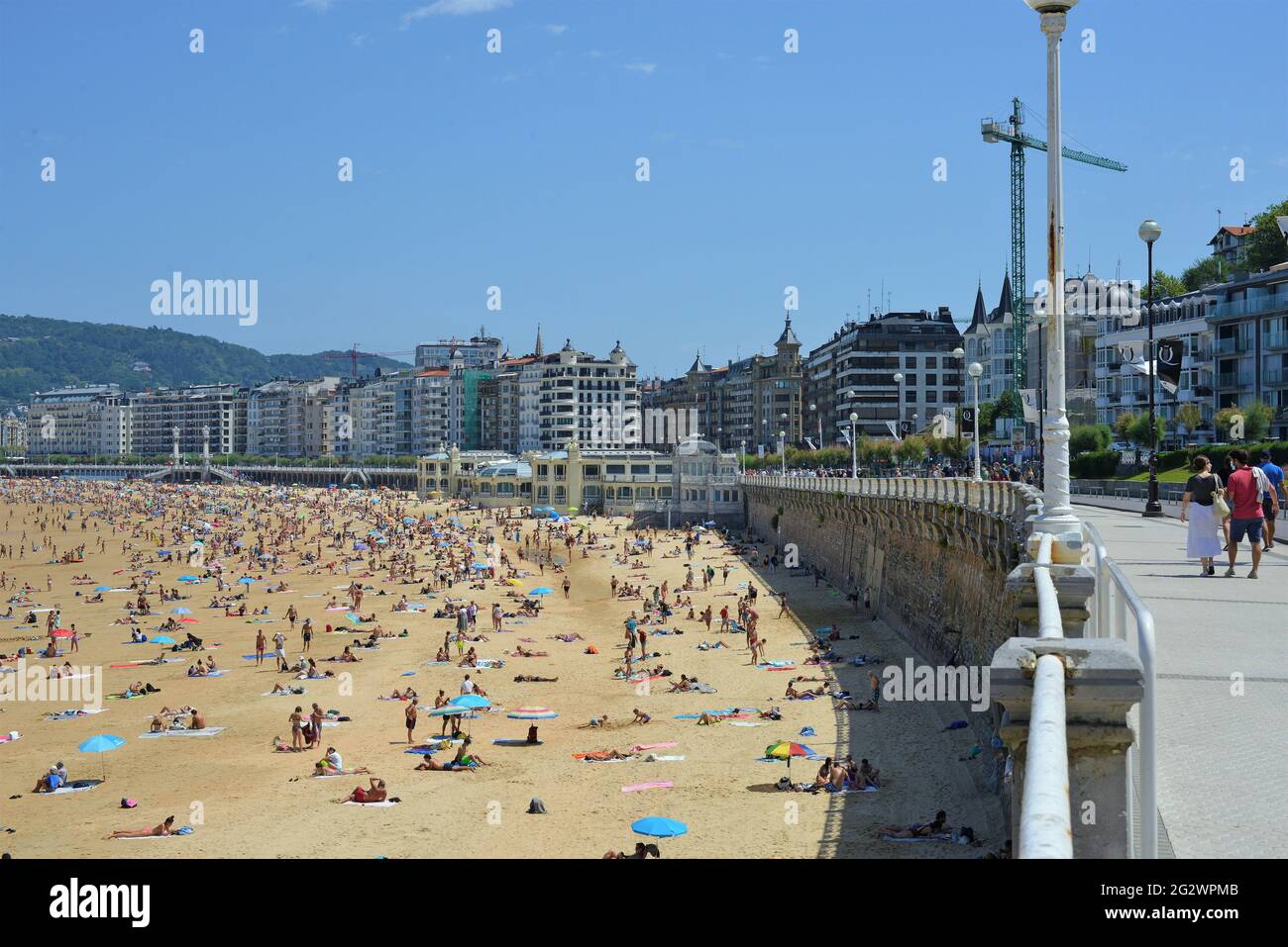 Vue sur la plage de La Concha, San Sebastian, Donostia, Pays Basque, Espagne. Banque D'Images