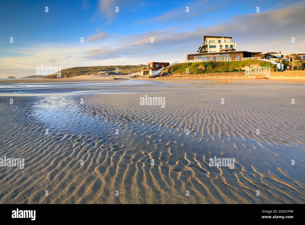Des ondulations de sable sur la plage de Perranporth, dans les Cornouailles. Banque D'Images