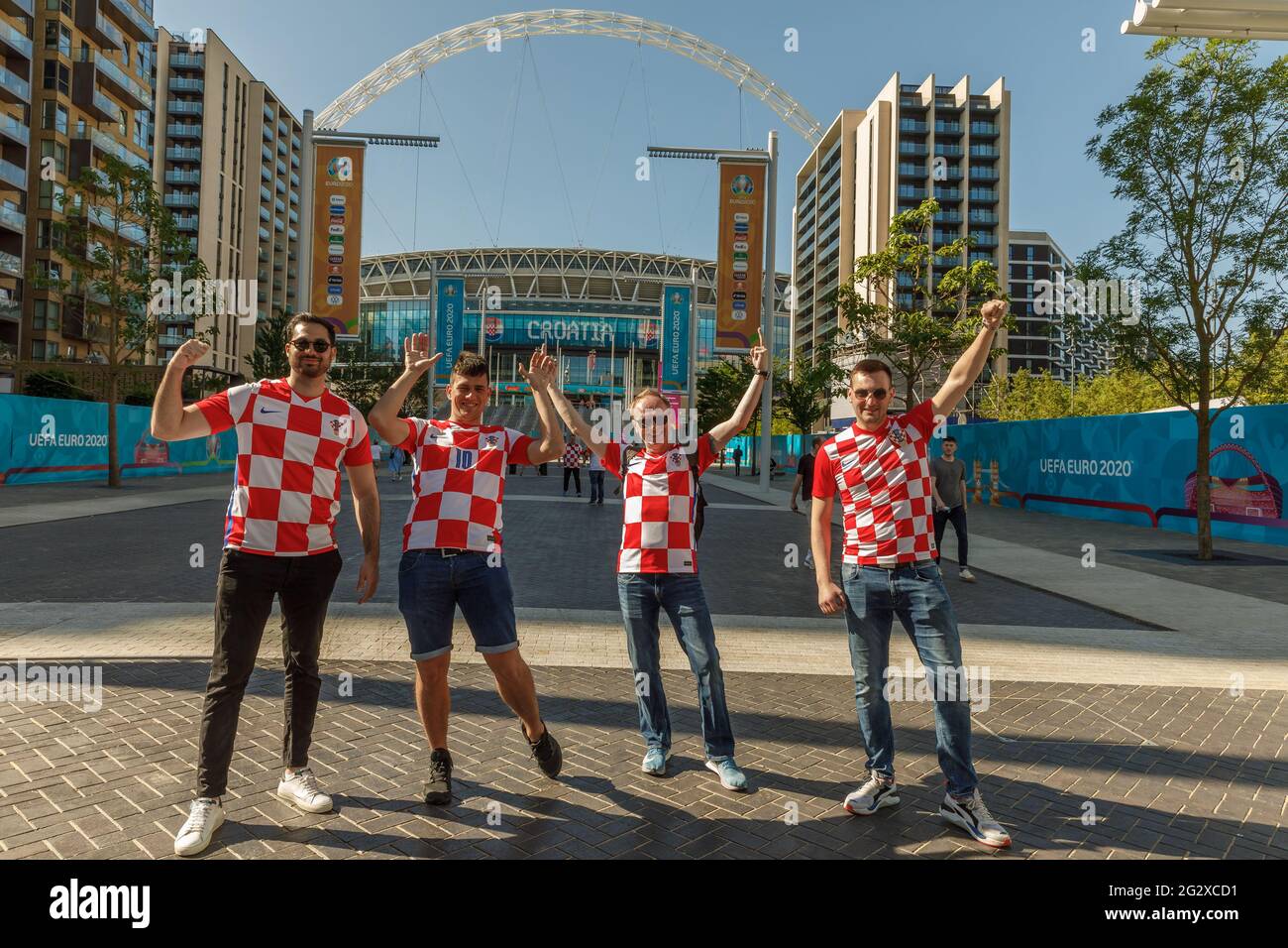 Stade Wembley, Wembley Park, Royaume-Uni. 13 juin 2021. Les fans de Croatie sur la voie olympique tôt ce matin. Le stade Wembley accueillera ce premier match du Championnat d'Europe de football de l'UEFA cet après-midi, lorsque l'Angleterre jouera en Croatie. Amanda Rose/Alamy Live News Banque D'Images