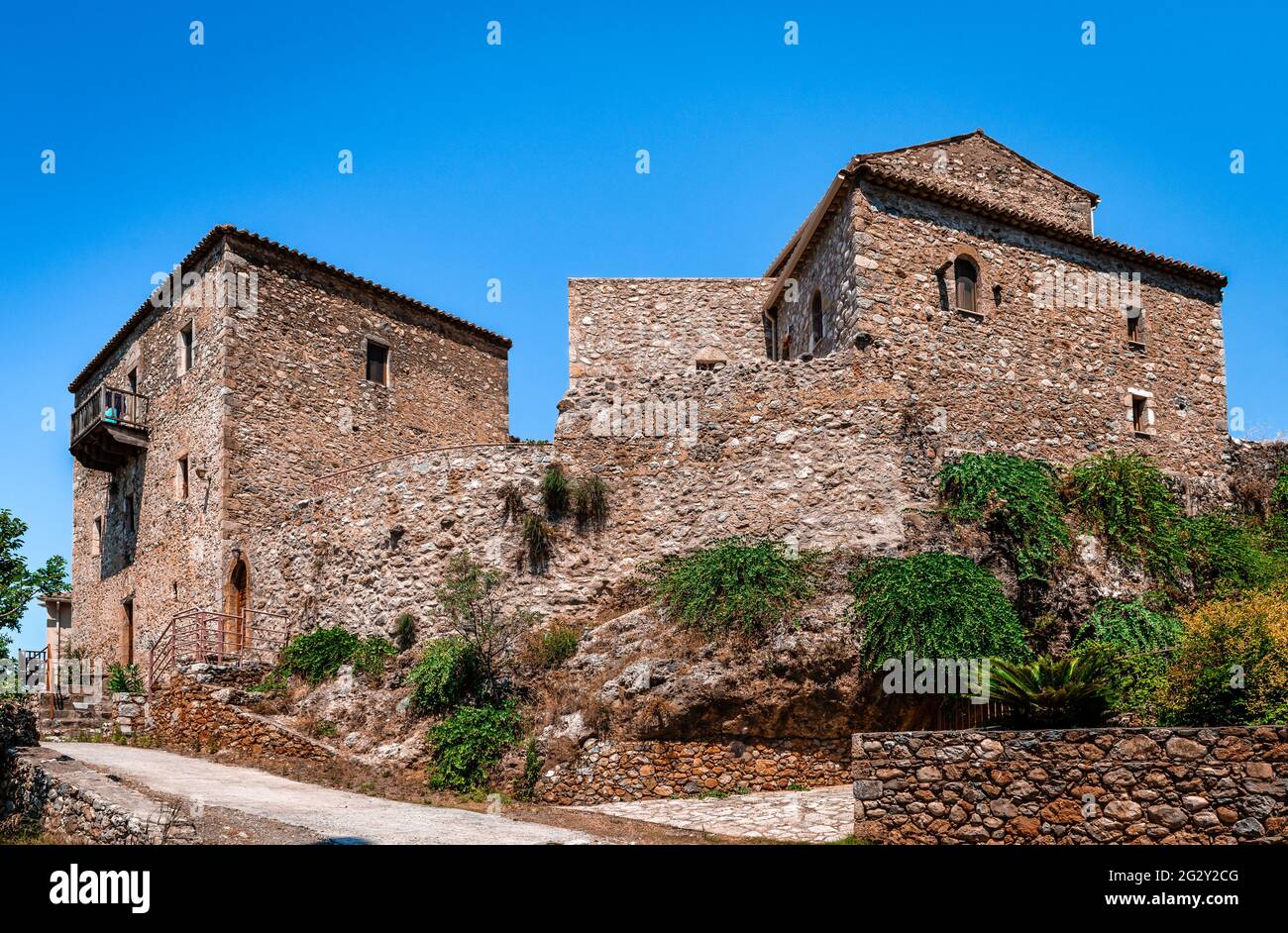 Maisons traditionnelles abandonnées dans le vieux Kardamili, Mani, Grèce. Exemple typique de l'architecture vernaculaire de Maniot, développée au XIXe siècle. Banque D'Images