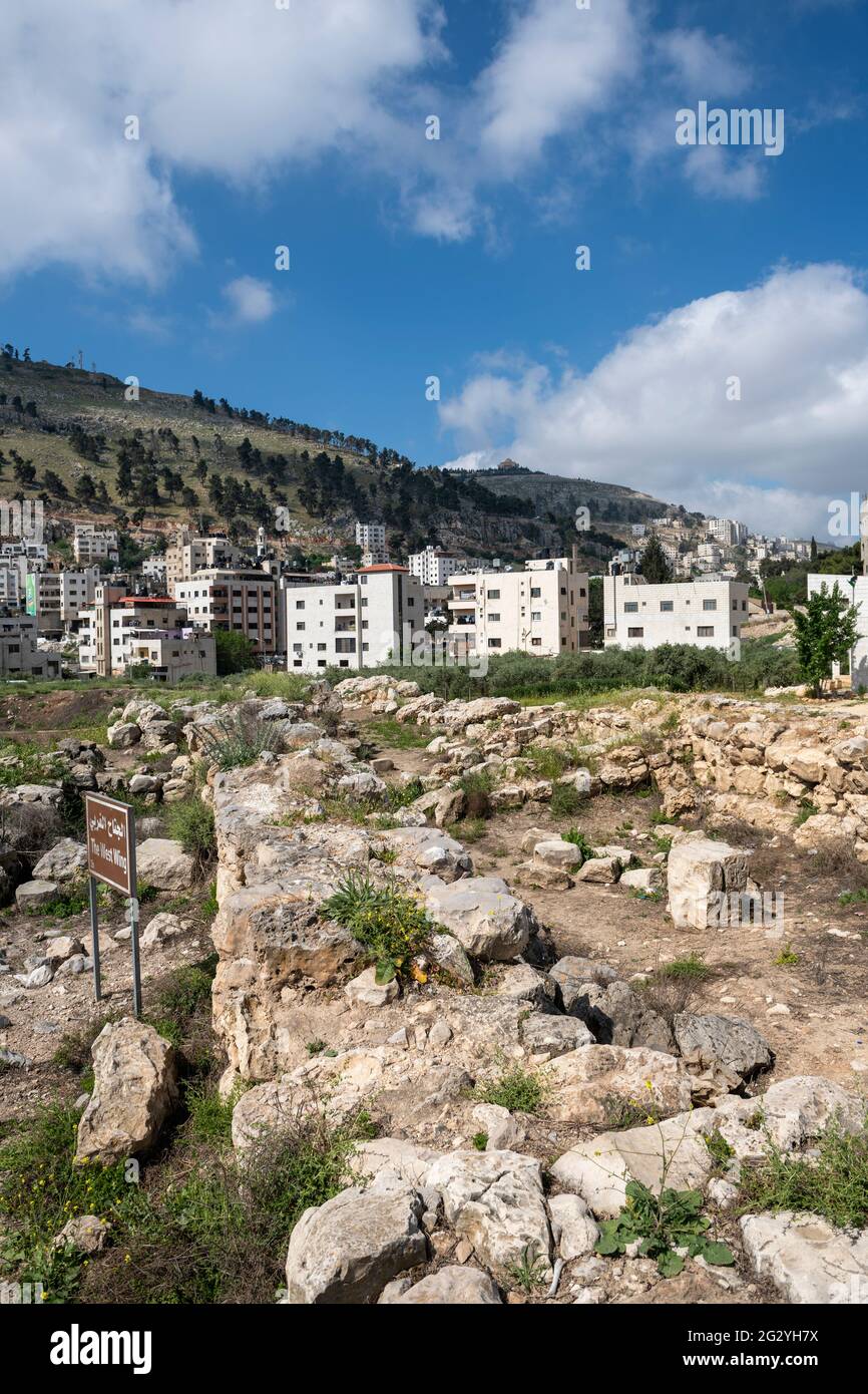 Le parc archéologique de Tell Balata est le site des vestiges d'une ancienne ville cananéenne/Israélite située en Cisjordanie palestinienne. Banque D'Images