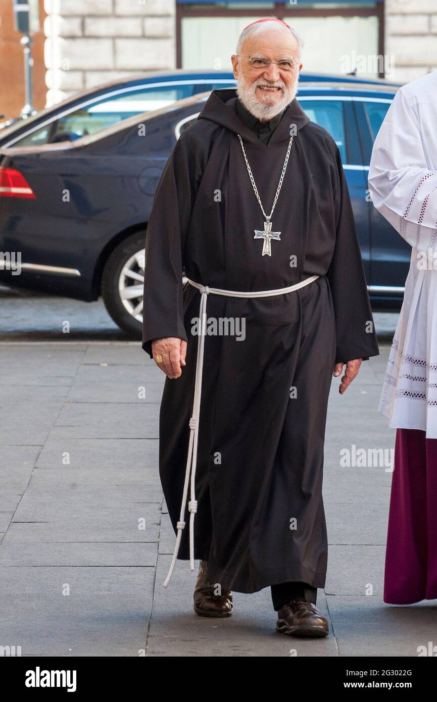 13 juin 2021 carte. Raniero Cantalamessa, arrive pour célébrer la
