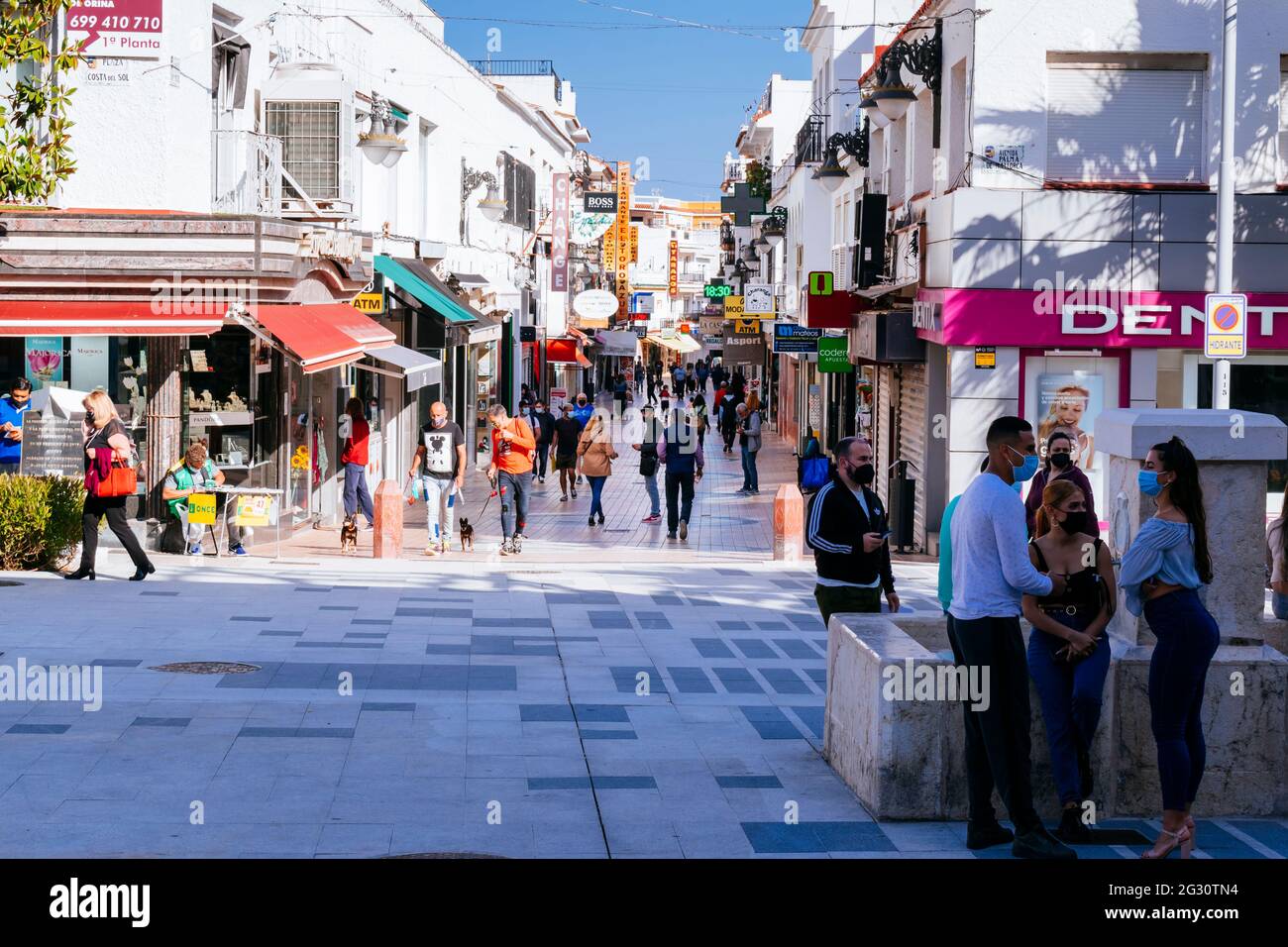 Plaza de la Costa del sol et calle San miguel pendant la pandémie COVID-19. Fin avril 2021. Torremolinos, Málaga, Costa de sol, Andalousie, Espagne, Banque D'Images