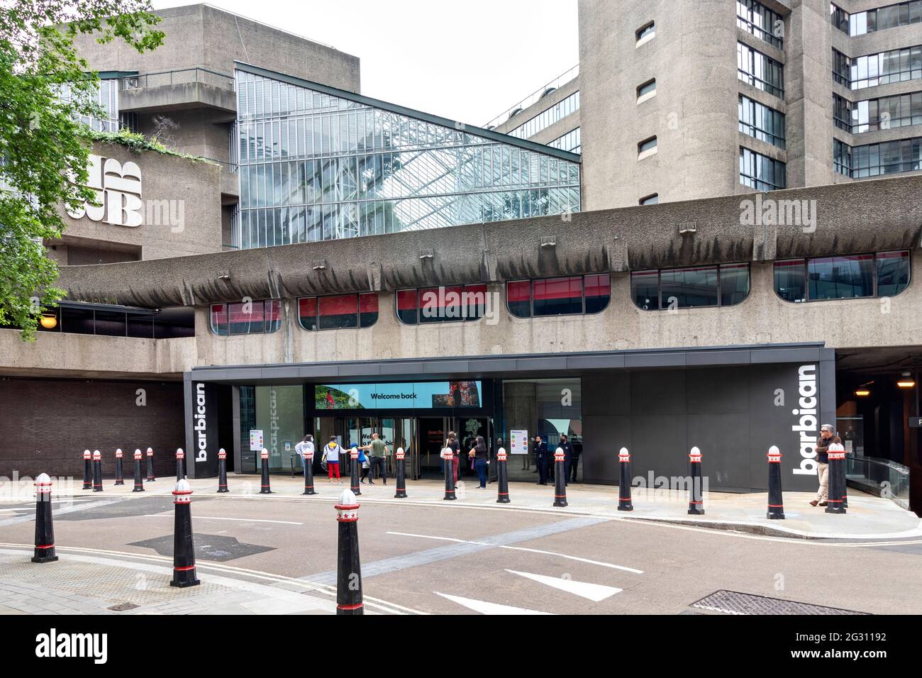 LONDRES ANGLETERRE ENTRÉE AU CENTRE BARBICAN SILK STREET VILLE DE LONDRES Banque D'Images