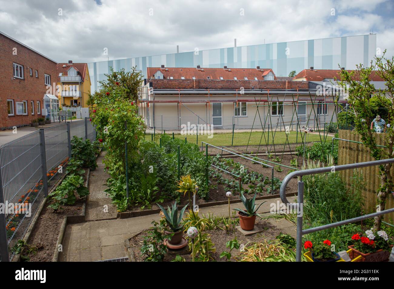 Wismar, Allemagne. 13 juin 2021. Derrière les ...
