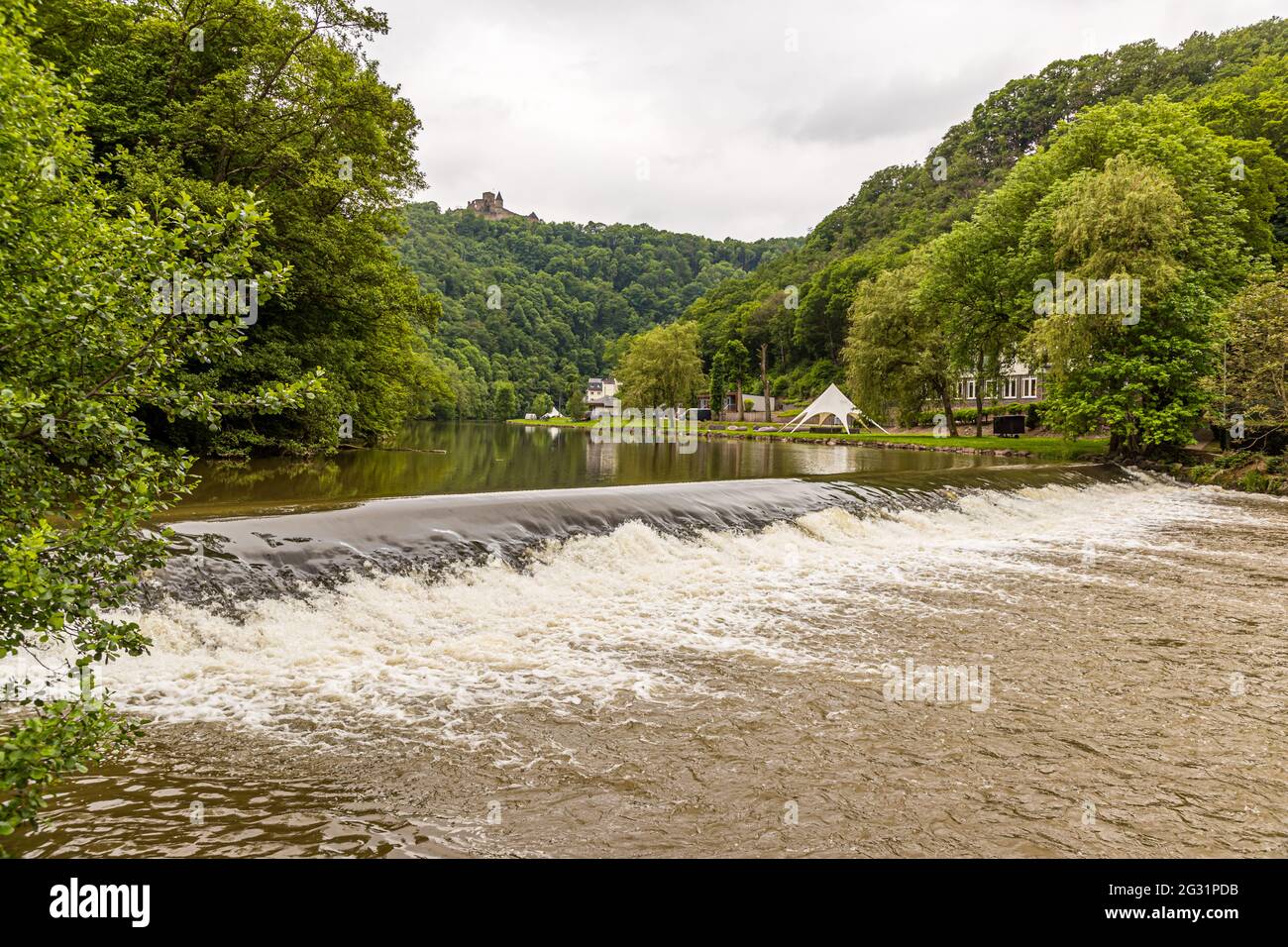 Château de Bourscheid sur la rivière Sûre à Lipperscheid, Luxembourg Banque D'Images