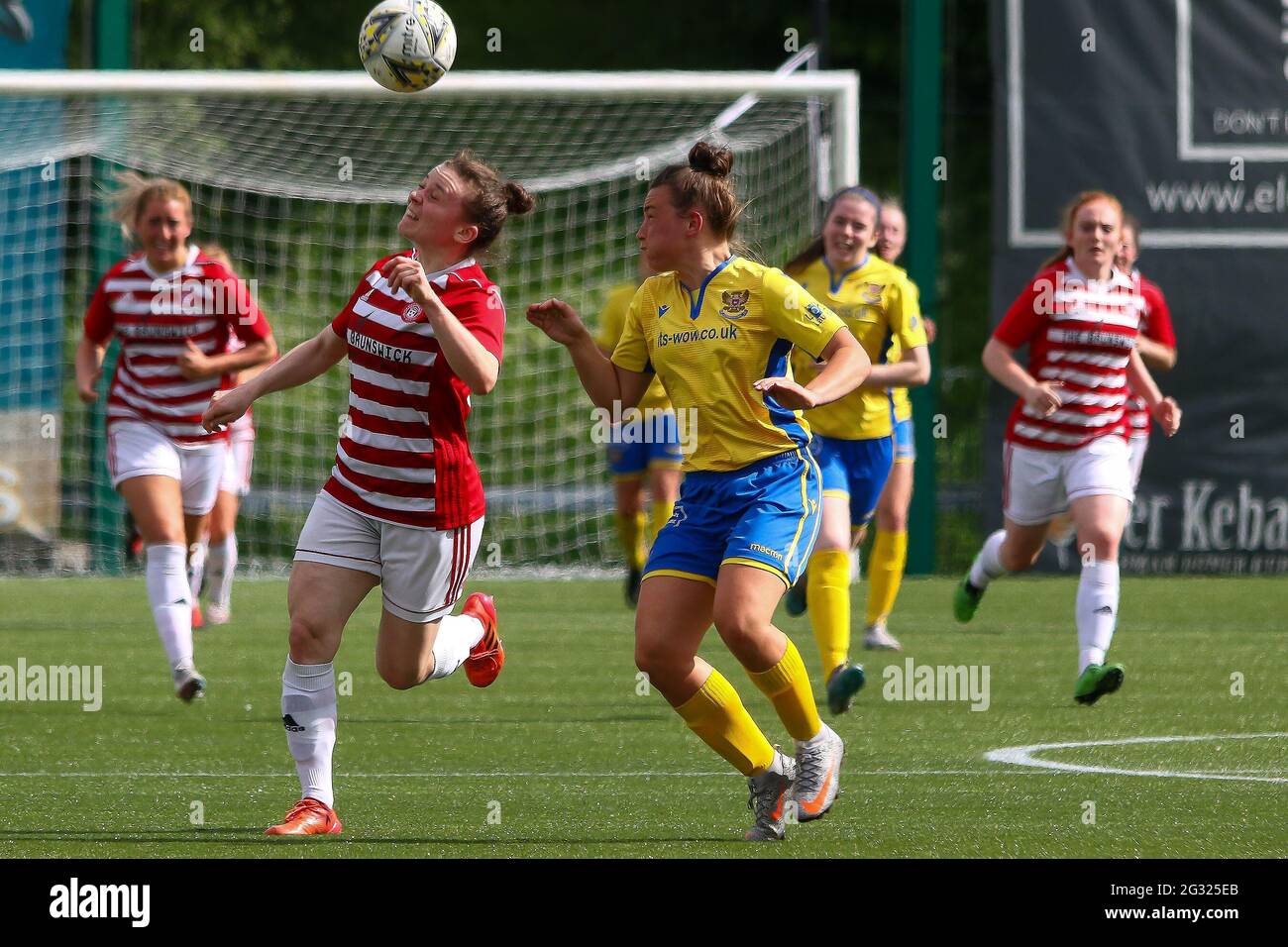 Hamilton, South Lanarkshire, Écosse, Royaume-Uni. 13 juin 2021. Action pendant la Scottish Building Society Scottish Women's Premier League 2 Fixture Hamilton Academic FC vs St Johnstone WFC, Fountain of Youth Stadium, New Douglas Park, Hamilton, South Lanarkshire, 13/06/2021 | Credit Colin Poultney | www.Alamy.co.uk Credit: Colin Poultney/Alay Live News Banque D'Images