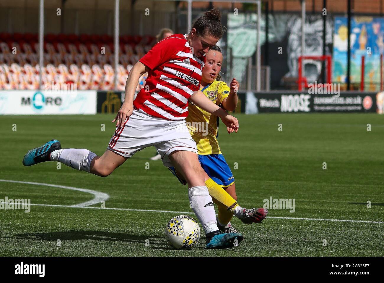 Hamilton, South Lanarkshire, Écosse, Royaume-Uni. 13 juin 2021. Action pendant la Scottish Building Society Scottish Women's Premier League 2 Fixture Hamilton Academic FC vs St Johnstone WFC, Fountain of Youth Stadium, New Douglas Park, Hamilton, South Lanarkshire, 13/06/2021 | Credit Colin Poultney | www.Alamy.co.uk Credit: Colin Poultney/Alay Live News Banque D'Images